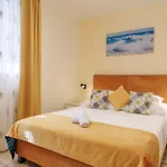Perimar Luxury And Center Split