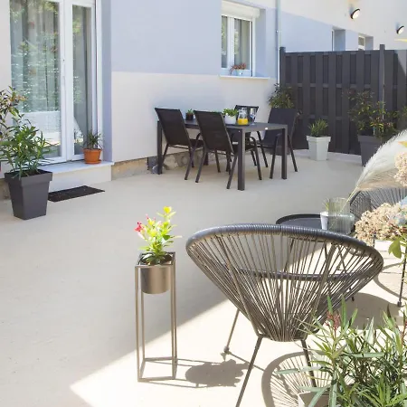 Perimar Luxury And Center *