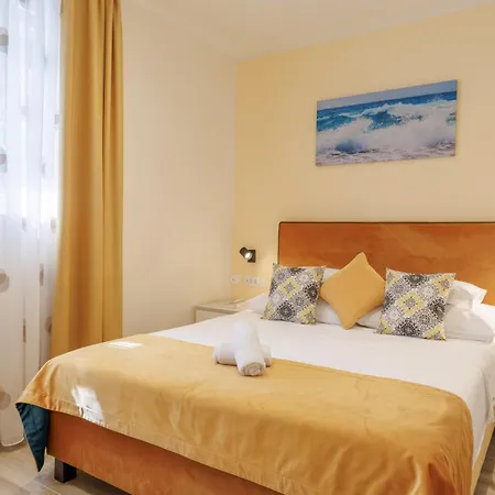 Perimar Luxury And Center Split