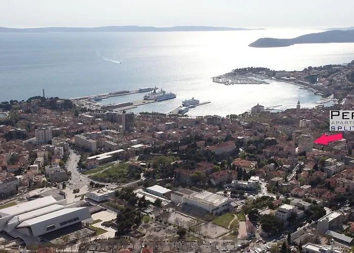 Perimar Luxury And Center Split